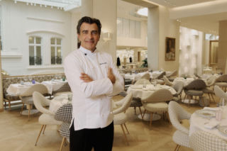 Pierwsza gwiazdka Michelin dla Monsieur Dior – sukces Yannicka Alléno w sercu Paryża