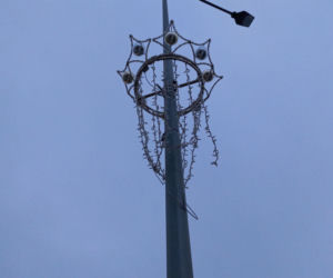 Nowe iluminacje nie wytrzymały nawet sezonu!