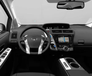 Toyota Prius Plus 2015