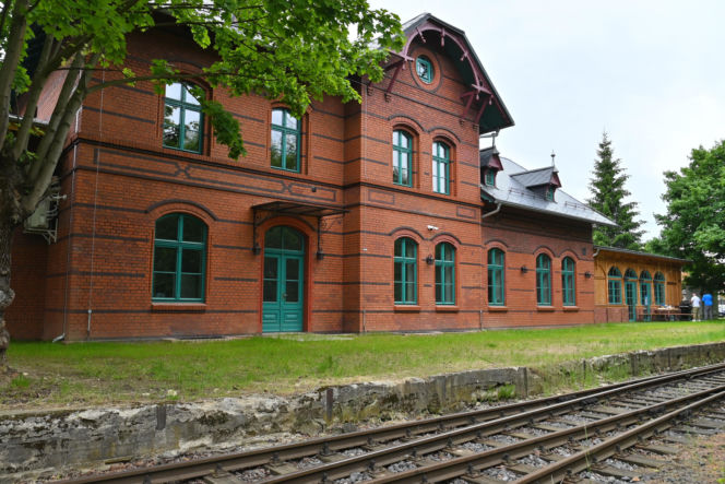 Dawna stacja kolejowa w Leśnej