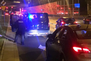 Warszawa: Policyjny rajd za pijanym obcokrajowcem. Zobacz co chciał zrobić po zatrzymaniu [GALERIA]