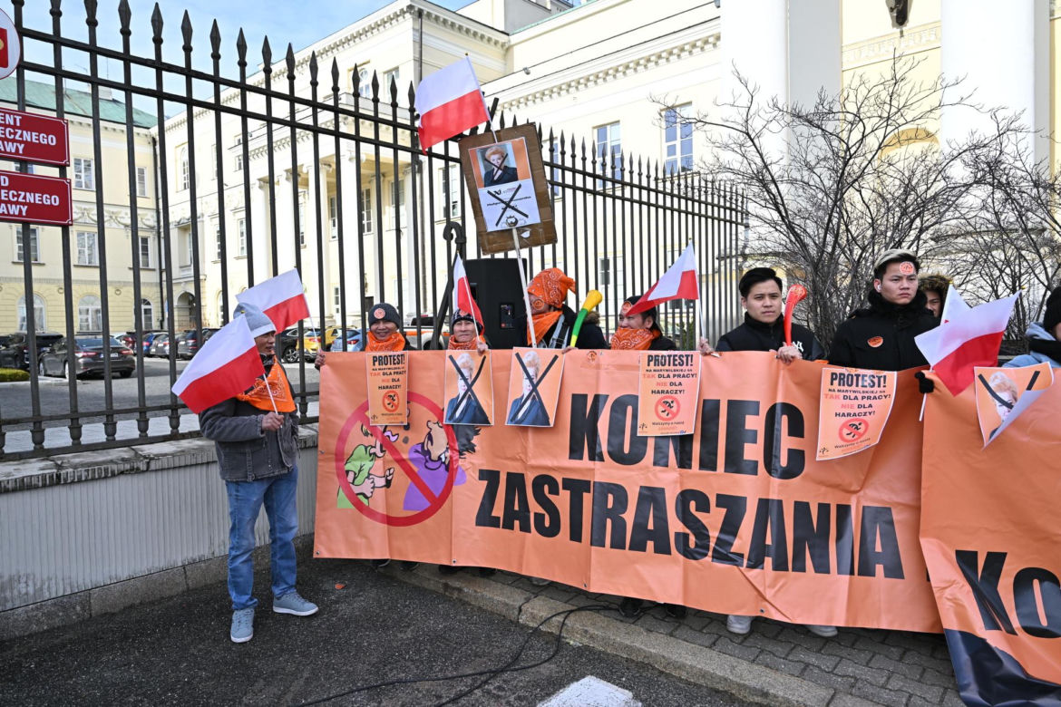 "Nasza sytuacja jest krytyczna". Najemcy z Marywilskiej znów protestują