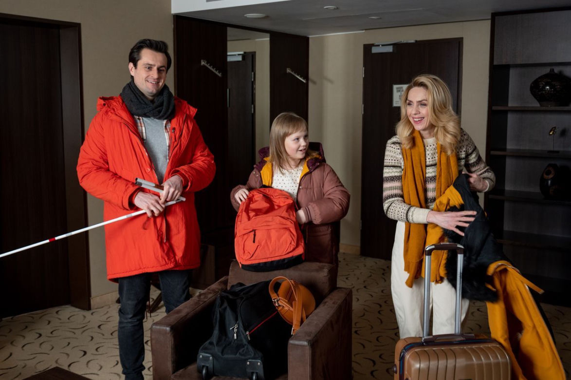 Barwy szczęścia, odc. 2641. Herman (Maciej Raniszewski), Malwina (Joanna Gleń), Emilka (Jessica Frankiewicz)	