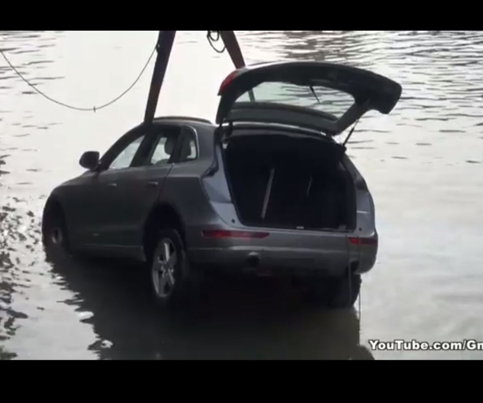 Audi Q5 utopione w Holandii