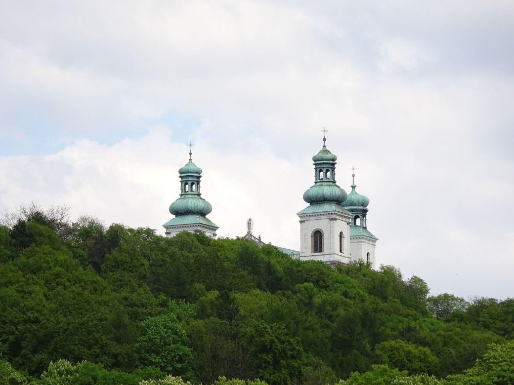 Klasztor kamedułów na Bielanach. Zakonnicy mieszkają tam od ponad 400 lat