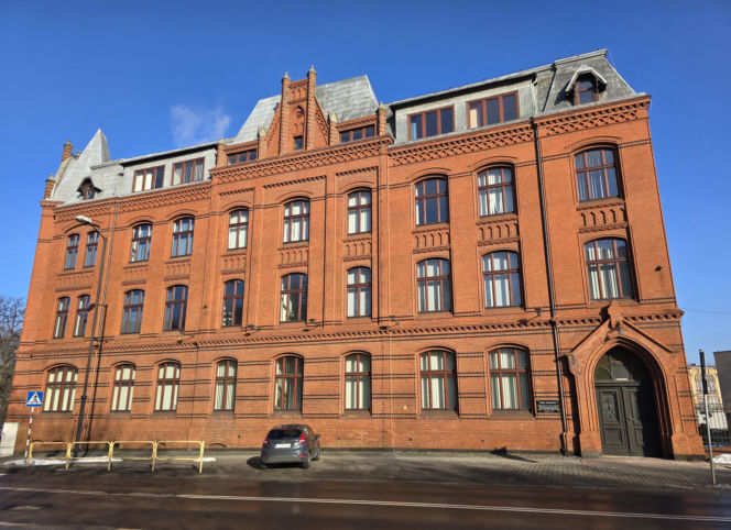 To miasto na Śląsku zachwyca perłami architektury. Zabytkowe osiedla robią wrażenie!