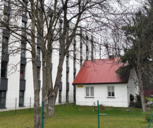Dom przy ul. Jutrzenka 4 w Krakowie i sąsiedni akademik