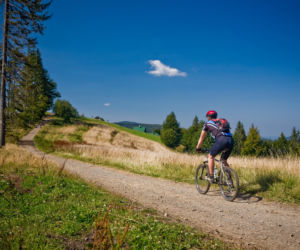 Wakacje u źródeł. Tak Wisła zachęca turystów. Znajdziemy tu piękne górskie szlaki, spokojne leśne ścieżki, trasy rowerowe i wiele, wiele więcej [WIDEO, ZDJĘCIA]