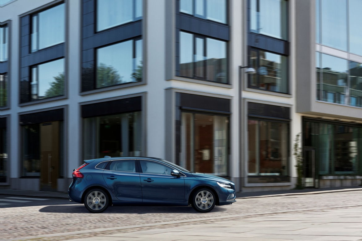 Volvo V40 lifting 2017