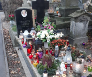 Groby sławnych Polaków w dzień Wszystkich Świętych