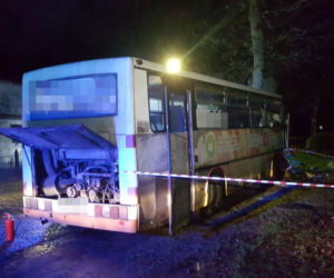 Autobus z dziećmi uderzył w drzewo! Są ranni. Dramat w Trzebiechowie [GALERIA]