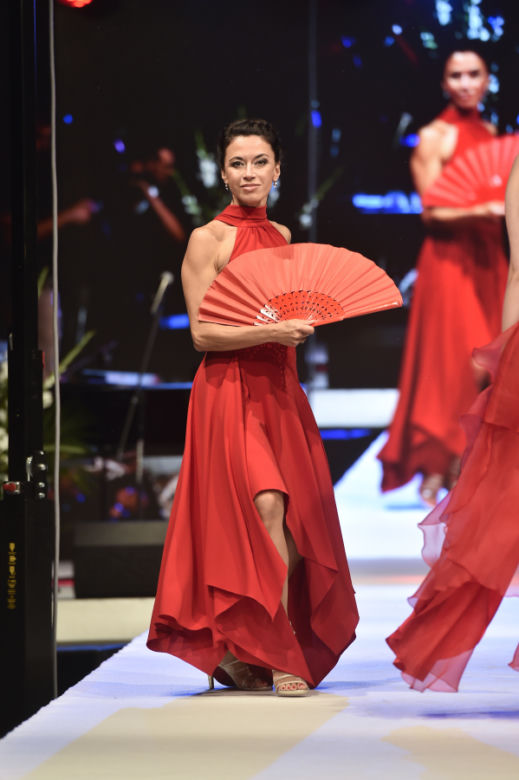 Anna Iberszer i Piotr Woźniak tańczą tango na 90-leciu Juraty i pokazie Doroty Goldpoint
