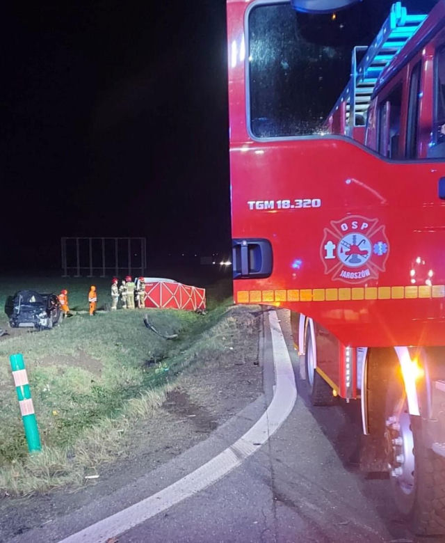 Śmiertelny wypadek na DK5 niedaleko Świdnicy. Zginął pasażer volkswagena