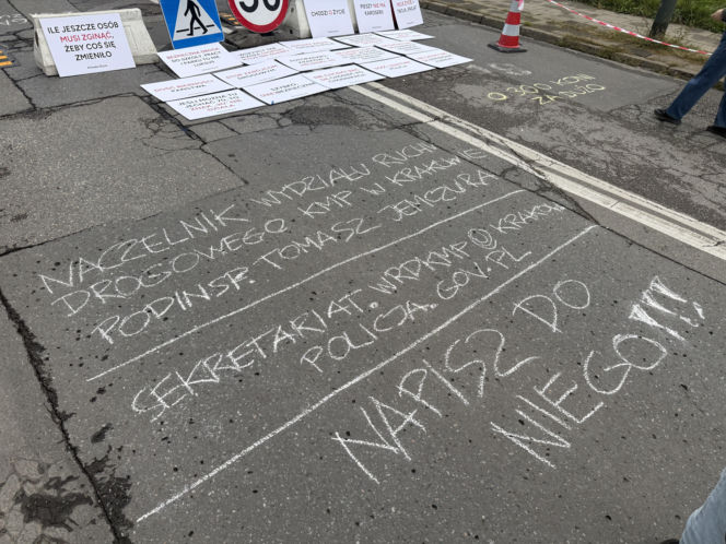 "Cichy marsz" w Krakowie po tragicznym wypadku. Zginęło młode małżeństwo