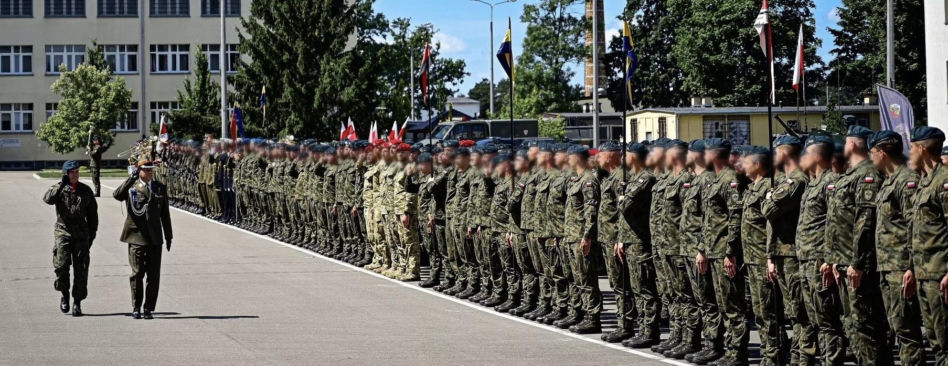 Święto 18. Białostockiego Pułku Rozpoznawczego z uroczystym apelem
