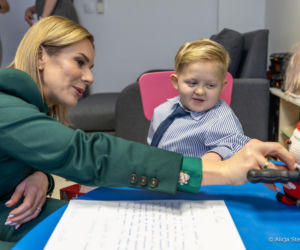 Marta Nawrocka w zieleni