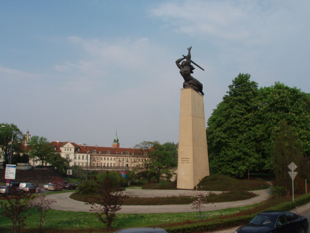 TOP 10 warszawskich pomników, które trzeba zobaczyć przynajmniej raz w życiu [PRZEGLĄD]