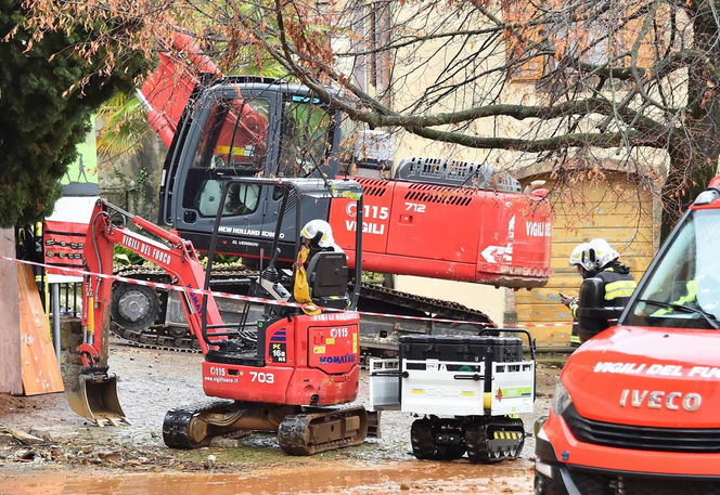 Lawina zmiażdżyła dom. 32-latek zginął, ratując kobietę