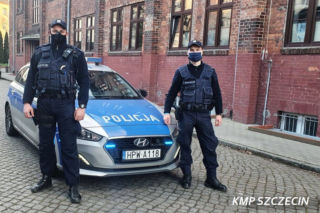  Pędzili do szpitala, ale było ryzyko, że nie zdążą. Pomogli policjanci z Pogodna