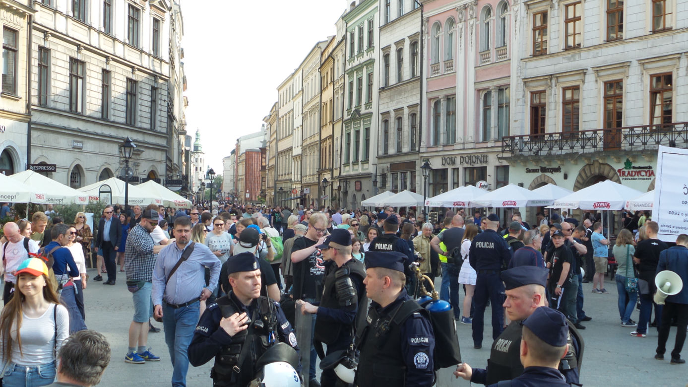 "Zboczeńcy, wypier**lać".Manifestowali przeciwko Marszowi Równości 18.05.2019 w Krakowie