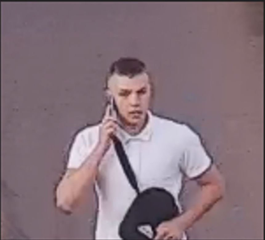 Policja poszukuje tego mężczyzny. Ma związek z pobiciem w Przemyślu 
