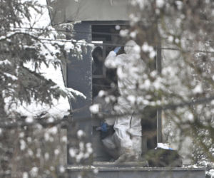 Zwłoki małżeństwa na Targówku. Świadkowie o szturmie antyterrorystów: W życiu czegoś takiego nie widziałem