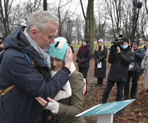 Powstańcy zapuścili korzenie. 20 drzew dla bohaterów w parku na Woli