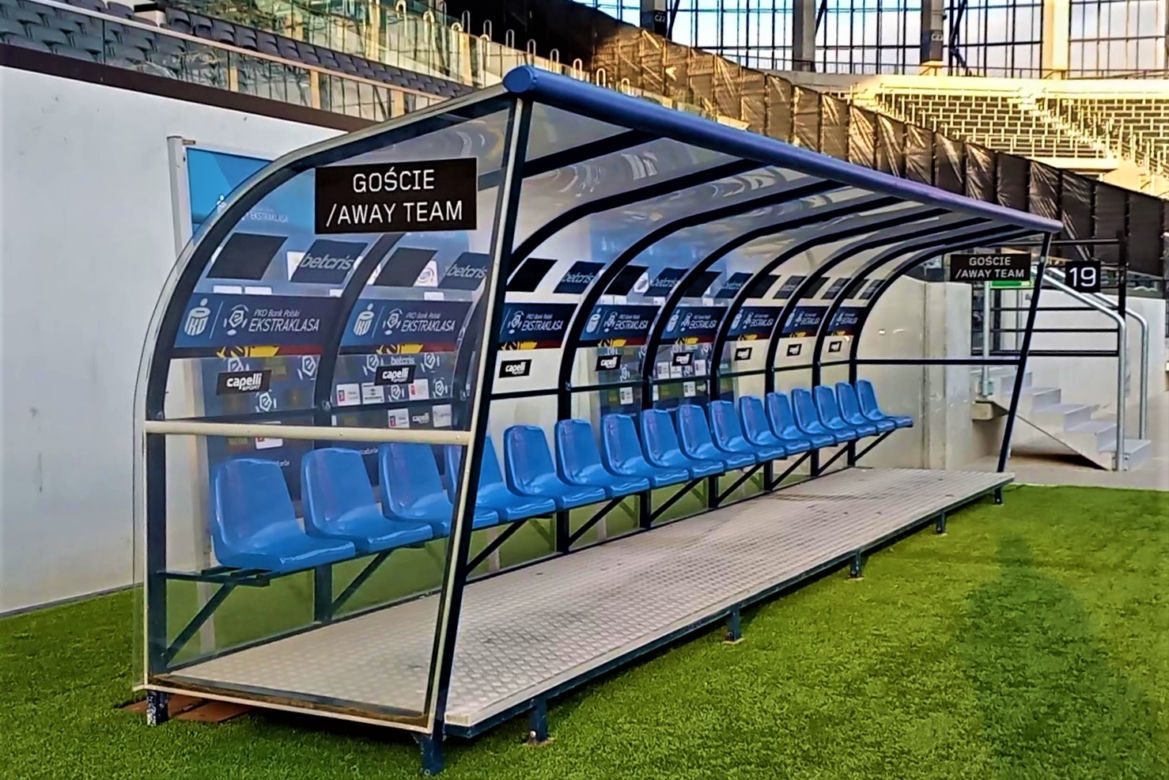 Spacery po nowym szczecińskim stadionie przyciągnęły wielu chętnych