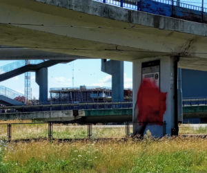 Mural na filarze Trasy Zamkowej został zniszczony 