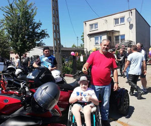 Gabryś przeszedł 17 operacji, tylko na twarzy i dłoniach nie ma blizn. Jego pają jest pomoc innym!