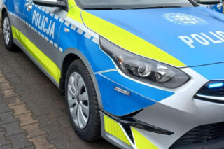 Dwóch 20-latków w bmw zatrzymanym w Lesznie. Jeden bez prawka, drugi z zakazem