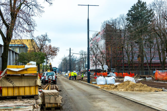 Tramwaj wzdłuż ul. Rakowieckiej w Warszawie - budowa