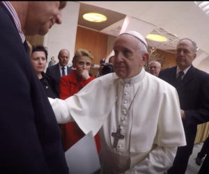 Posłanka z Torunia spotkała się z papieżem Franciszkiem. Przekazała mu raport dotyczący pedofilii w kościele