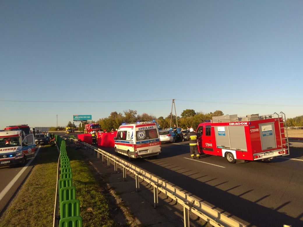 Załuski: Tragedia na DK7. Nie żyją dwie osoby, a kilka jest rannych 