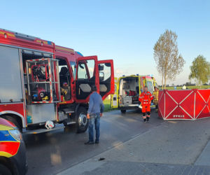 Tragedia pod Radomiem! Audi wjechało na chodniku w dwie kobiety. Jedna nie żyje [ZDJĘCIA]