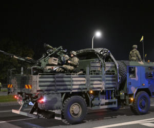 Nocna próba defilady wojskowej w Warszawie