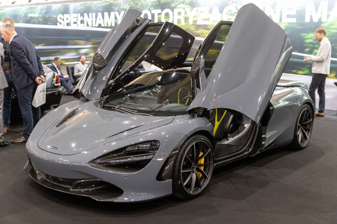 Poznań Motor Show 2022 trwa. Pojazdy policyjne także zachwycają 