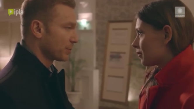 To nie koniec świata 2 sezon odc. 19. Monika (Klaudia Halejcio), Paweł (Krystian Wieczorek)