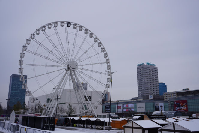 Jarmark Warszawski na placu Defilad na kilka dni przed startem imprezy