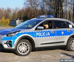 Radiowozy Kia e-Niro dla świętokrzyskich policjantów