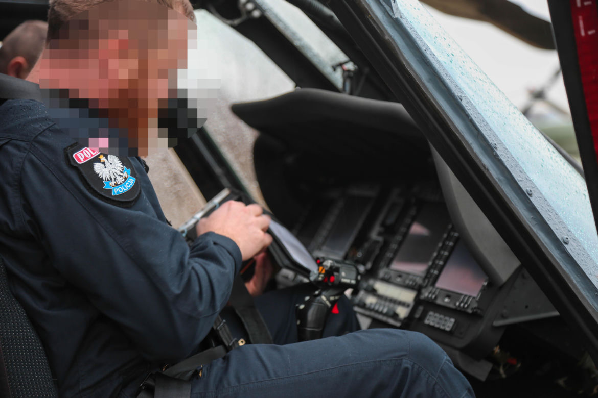 Śmigłowce i dziesiątki radiowozów na ulicach Małopolski