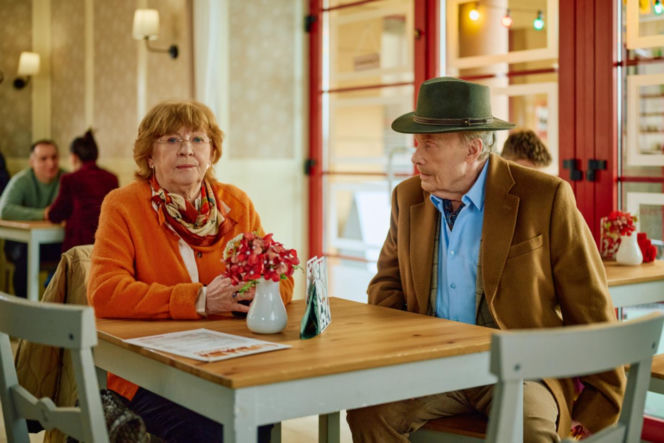 Na Wspólnej odc. 4247. Krystyna Agier (Małgorzata Knothe), Juliusz (Daniel Olbrychski)