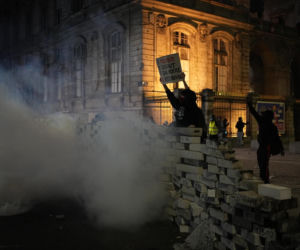 Francja płonie, Macronowie się bawią! Te zdjęcia oburzyły Francuzów