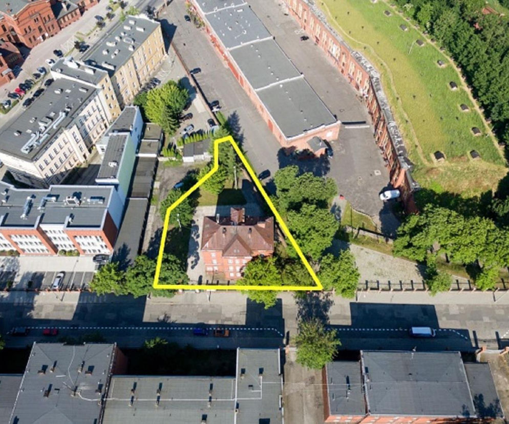 Wojsko szuka najemców w Toruniu. Gmach z XIX wieku i te ceny!