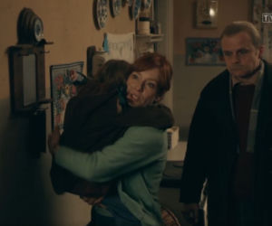 Stulecie Winnych 3 sezon odc. 35. Małgosia (Amelia Żuchowska), Mania (Magdalena Walach), Ryszard (Piotr Rogucki)