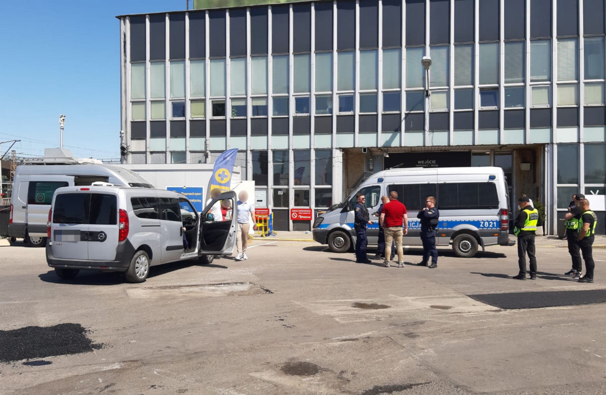 Ewakuowano pasażerów Dworca Zachodniego. Pijany wariat krzyczał, że miał bombę! 