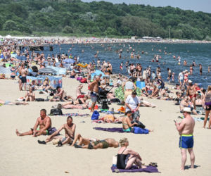 Armagedon nad Bałtykiem. Takich tłumów na plażach dawno nie było!