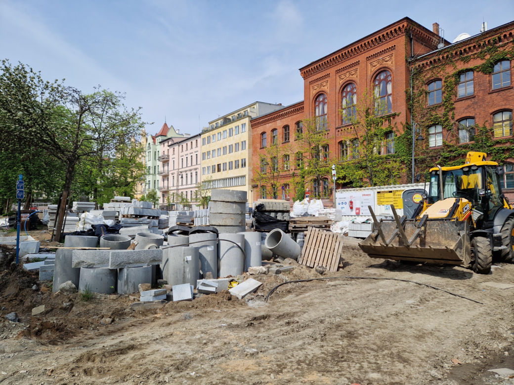 Tak teraz wygląda plac Wolności w Bydgoszczy. Powrót kwiaciarek ponownie opóźniony