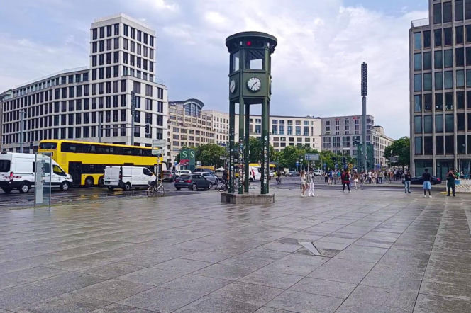 Zegar z sygnalizatorem na Potsdamer Platz