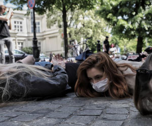 Protest przed ambasadą USA w Warszawie